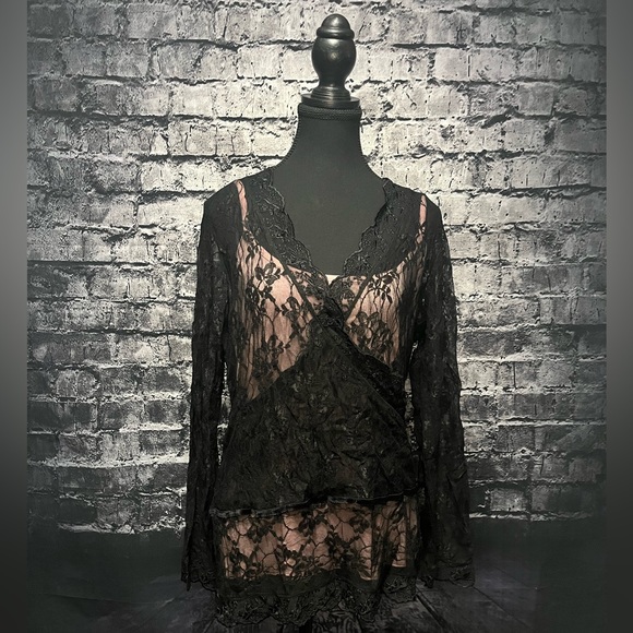 Miss H Top - Picture 4 of 5